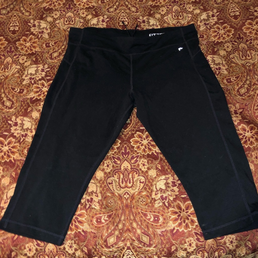 Danskin Now athletic capri